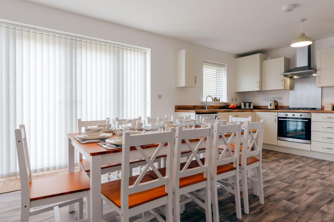 Villa Oakley - Large, Elegant, Dog Friendly & Parking à Whitby Extérieur photo