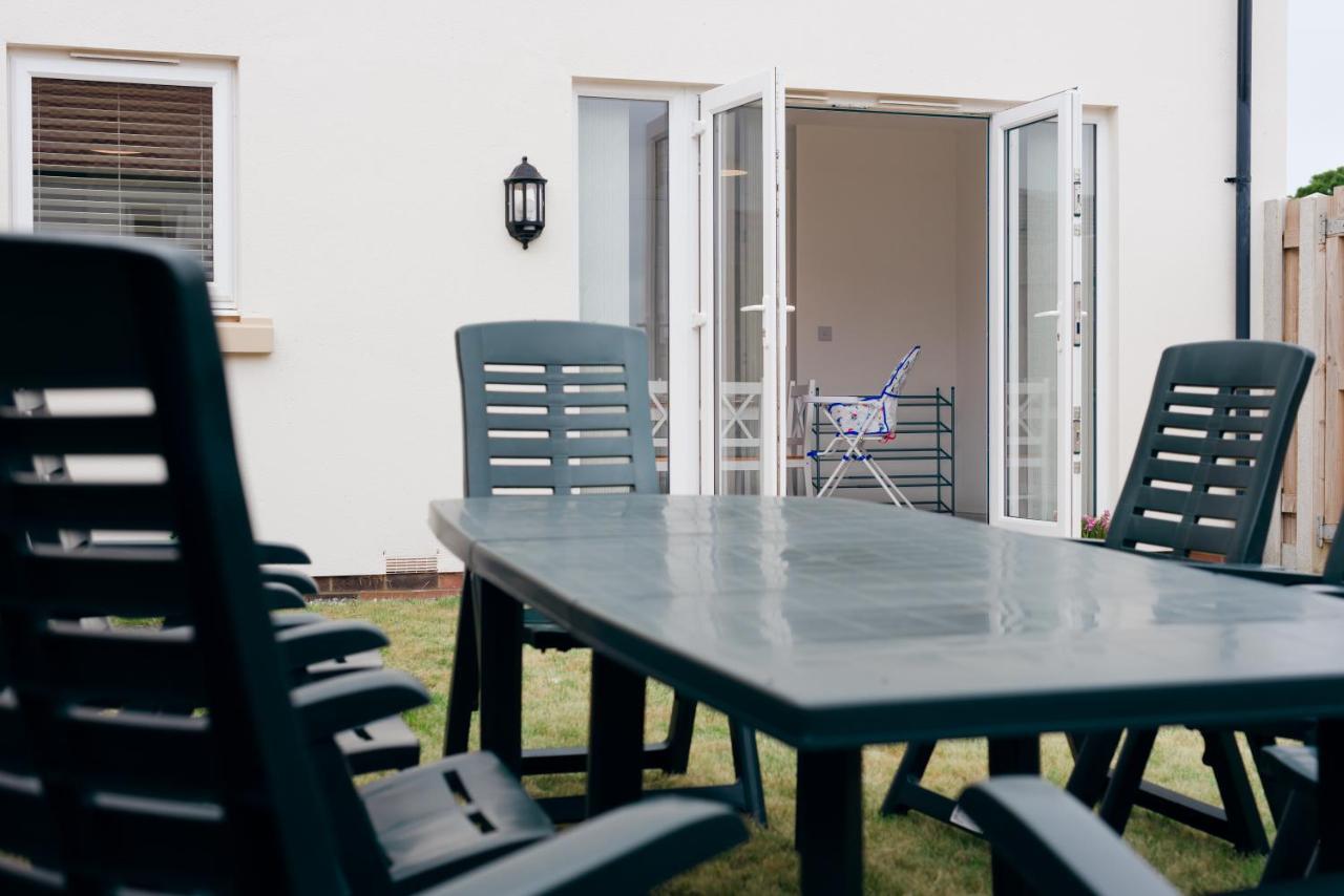 Villa Oakley - Large, Elegant, Dog Friendly & Parking à Whitby Extérieur photo