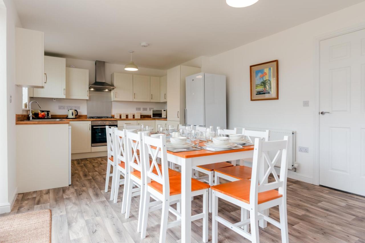 Villa Oakley - Large, Elegant, Dog Friendly & Parking à Whitby Extérieur photo
